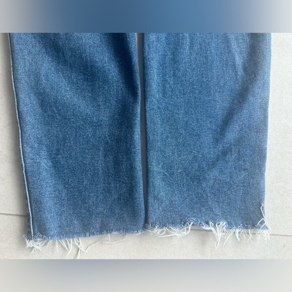 Khaite Alissa Crop Jeans Raw Hem Frayed Cotton Blend Blue Women's Size 28 - Picture 7 of 11